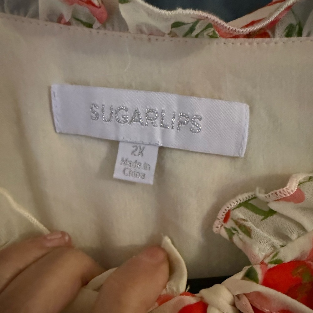 🌸 Sugar Lips Floral Ruffle Blouse – 2X – Cream & Red 🌸 - Picture 3 of 3
